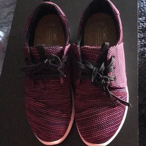 Toms tennis shoes